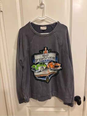 Men's 100% Cotton Universal Thread XXL  Graphic Sweatshirt with Vintage Car